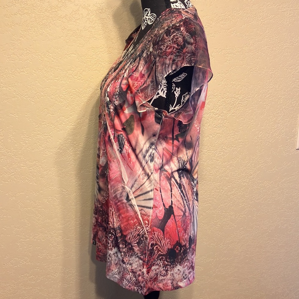 🎁2/$12  UNITY WORLD WEAR MED CAP SLEEVE PINK & BLACK WITH COPPER DETAILING TOP - Picture 2 of 8